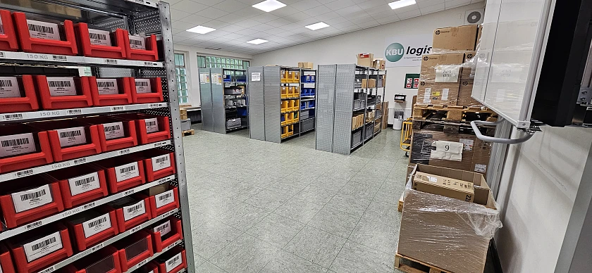 Blick auf die Regale 