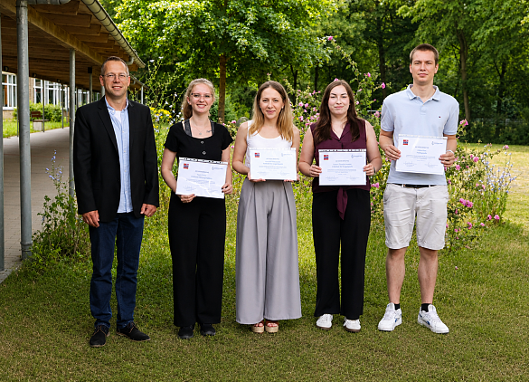 alle Preisträger:innen im Garten